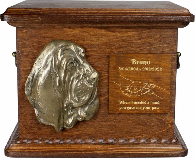 Basset Hound urn - gepersonaliseerde urn met gravure en reliëf