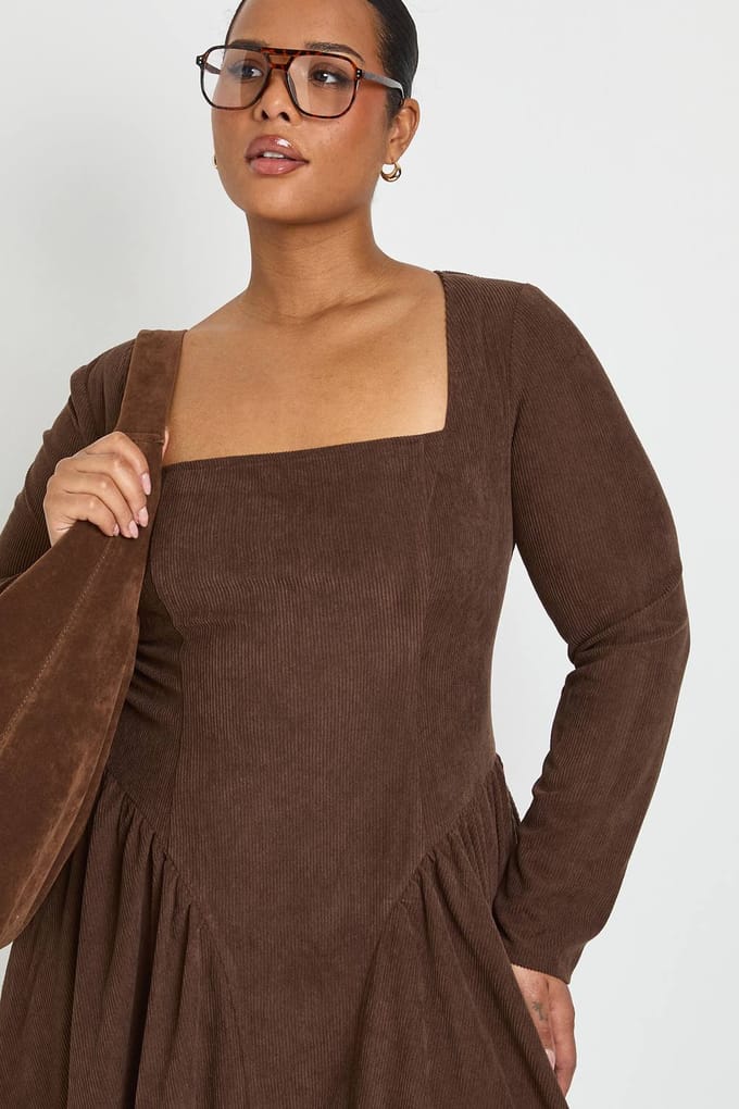 boohoo Dames Plus Cord Melkmeid Skater Jurk | Chocoladebruin | Maat: 44