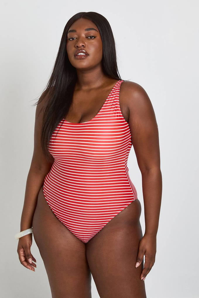 boohoo Dames Plus Gestreept Badpak Met Ronde Hals | Rood | Maat: 52