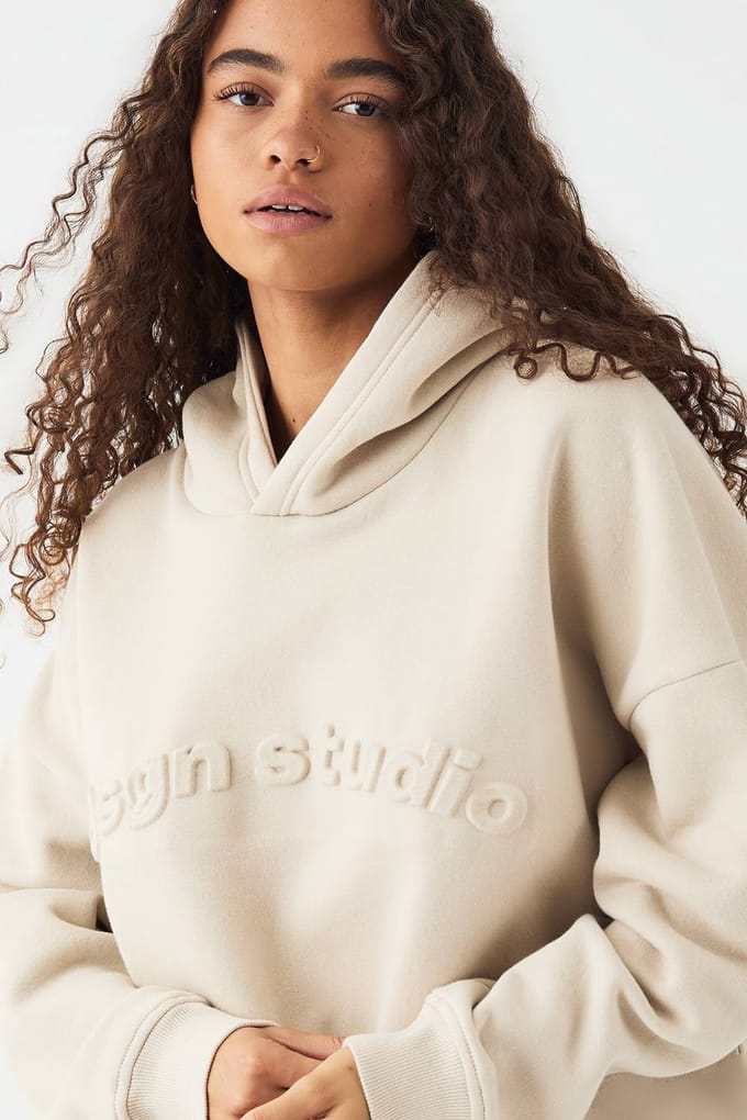 Dames DSGN Studio Relief Oversized Hoodie | Stone | Maat: Large
