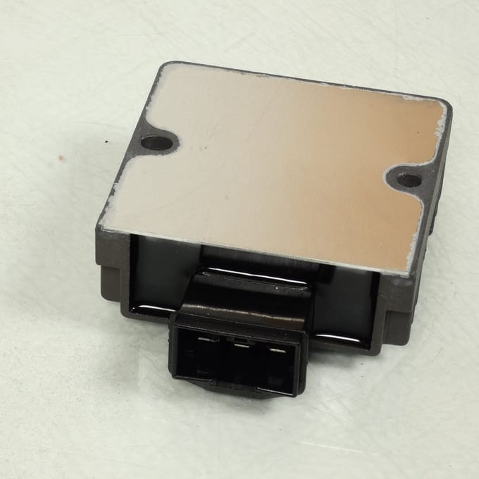 Régulateur redresseur de tension P2R pour Moto Honda 300 CBF 2014 à 2015 Neuf