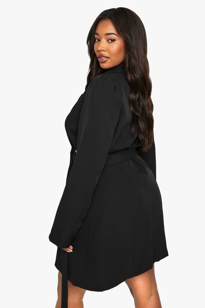boohoo Dames Plus D-Ring Cinched Waist Blazer Jurk | Black | Maat: 28