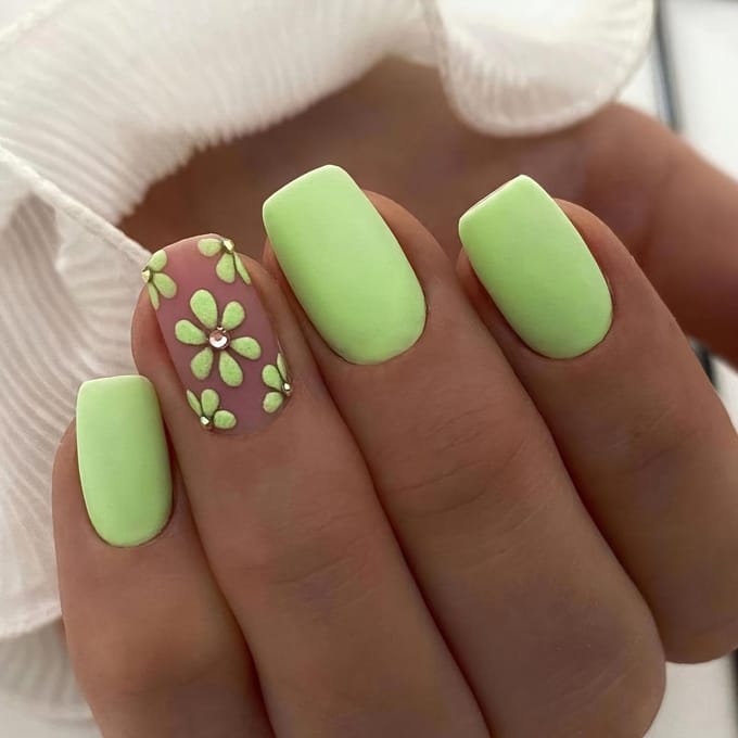 Middelgrote Vierkante Matte Bloemvormige Nagelset groen
