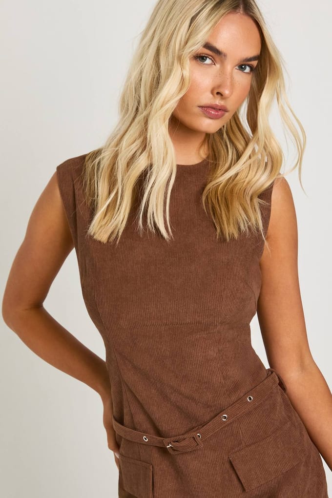 boohoo Dames Minijurk van corduroy met capmouwen | Chocoladebruin | Maat: 44