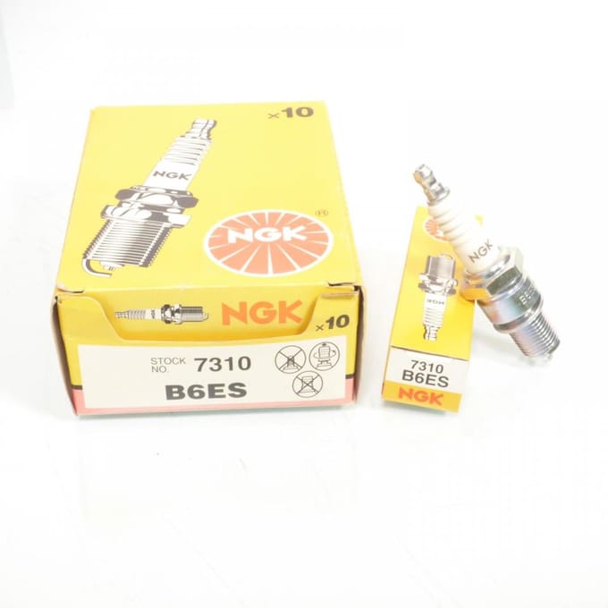 Bougie d'allumage NGK pour Moto Rieju 80 MR E Après 2007 Neuf