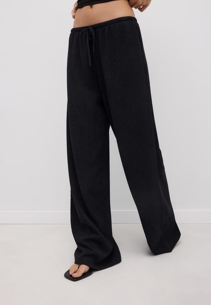 Stradivarius Rechte broek met kreukeffect  Zwart M