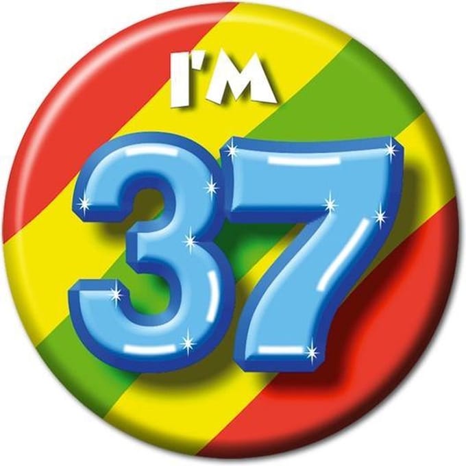 Paper Dreams Button 37 jaar - 55mm