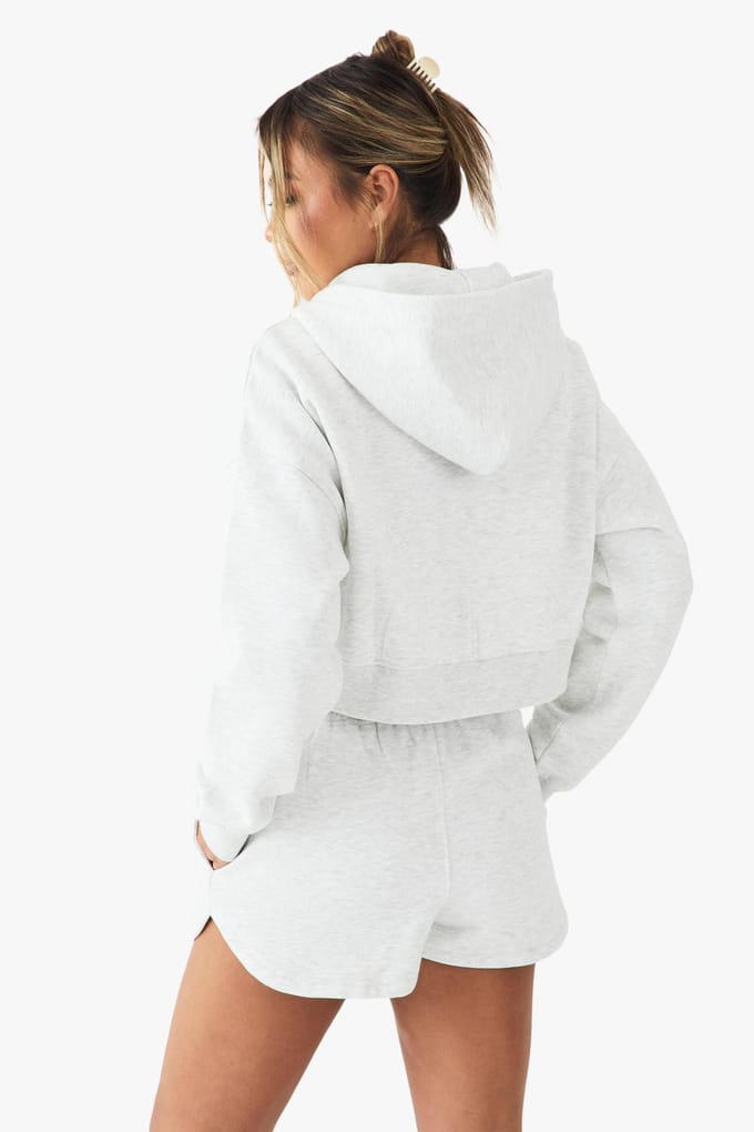 Dames Dsgn Studio Collegiate Geborduurd Sweat Short | Ash Grey | Maat: Small