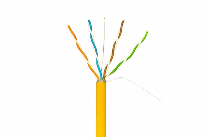 Danicom CAT8 S/FTP 100 meter kabel op rol stug - LSZH (Dca) - Trekdoos - Internetkabel - Netwerkkabel - UTP kabel