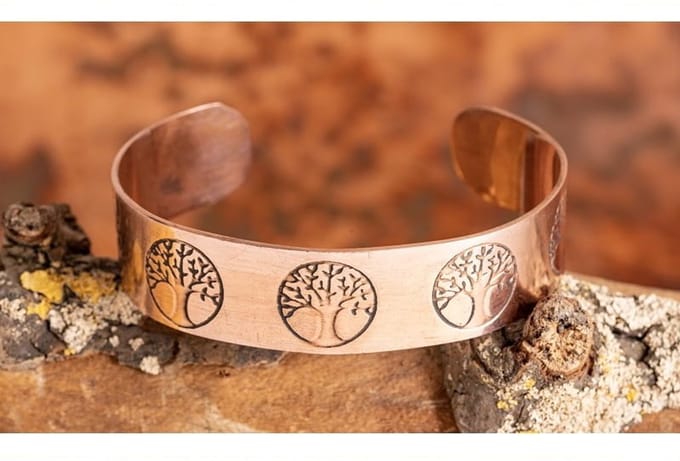 Koperen armband met levensboom