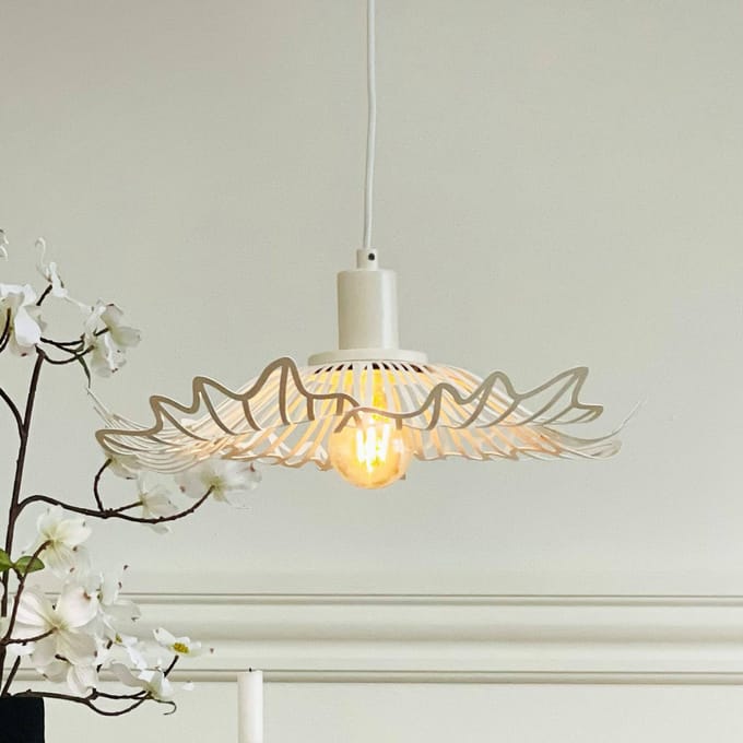 Dyberg Larsen hanglamp Flora, parelwit, Ø 40 cm, metaal