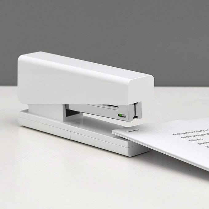 Nietmachine Bureau - Handmatige Nietmachine - Documenten Nieten - Met Opbergruimte - 3 x 2 x 1 cm - Zwart