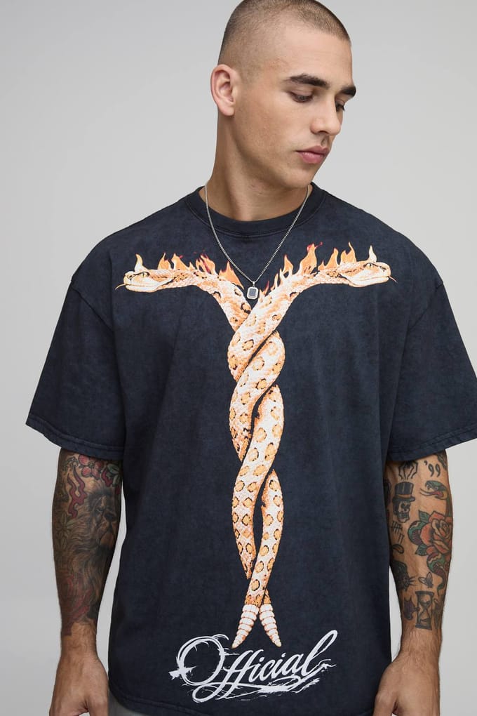 Acid Black Oversized T-shirt Met Slang Vlammen Print | Acid Wash Black | Size Medium