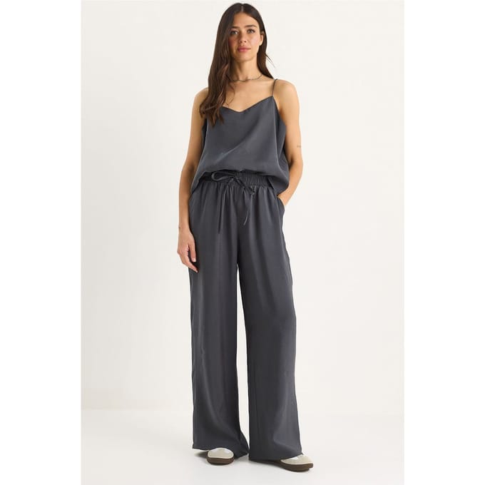 Mouwloze Camisole en Wijde Broek Coördinatieset