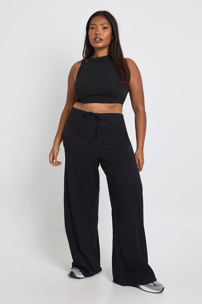 boohoo Dames Plus Rib wijde pijpenbroek | Zwart | Maat: 44