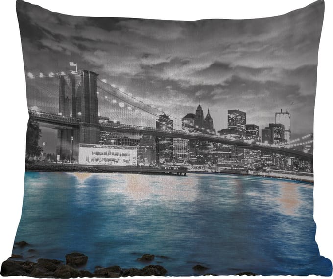 Tuinkussen - New York - Skyline - Stad - Blauw - 40x40 cm - Weerbestendig
