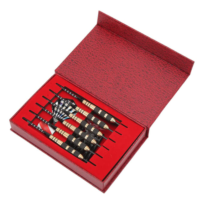 Professionele dartset met stalen punt, metalen punt, reservestang, slijpsteen en staartvleugel. red