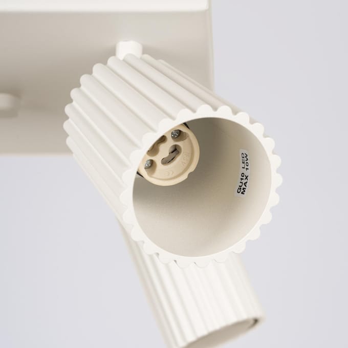 Plafondlamp KARBON 4 met geribbelde spots op compacte basis - Sollux Lighting - IP20 - Beige aluminium behuizing - 25 x 25 x 16.5 cm - 4 x GU10 LED, exclusief lichtbron - 4 x 10 W - Minimalistische plafondlamp voor woonkamer, slaapkamer en eetkamer