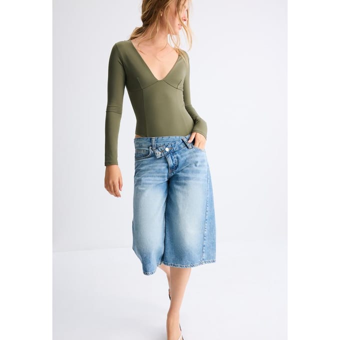 Stradivarius Body met V-hals en snit onder de borst  Kaki S