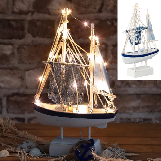 Houten vissersboot wit en blauw met LED lichtjes ca32cm H