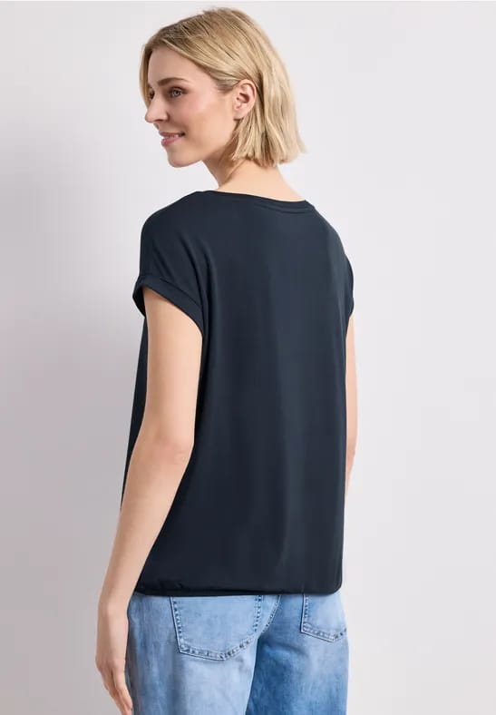 Shirt met boothals en decoratieve tape