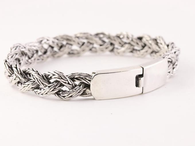 Zware gevlochten zilveren armband met kliksluiting - lengte 19 cm