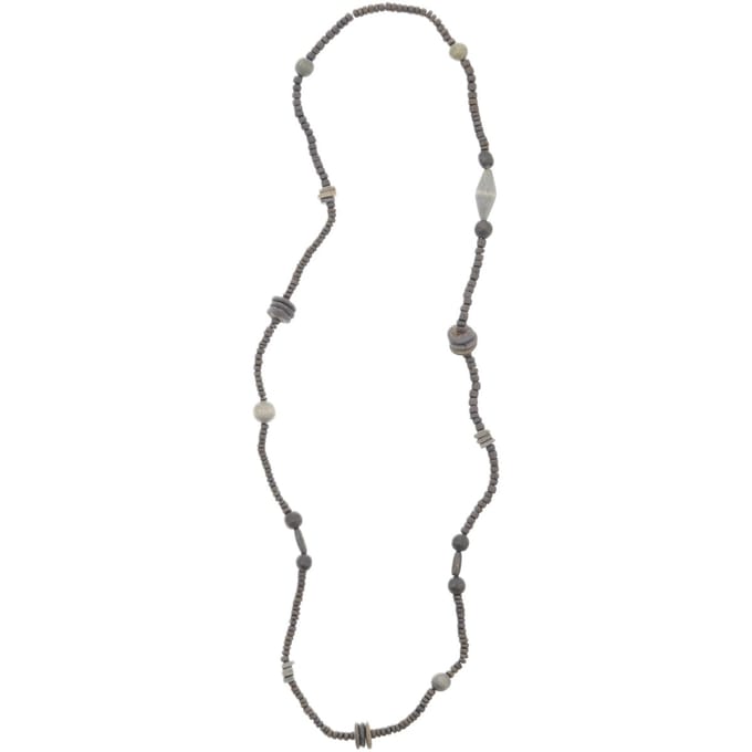 Behave – Lange damesketting met robuuste kralen – Rustieke boho stijl
