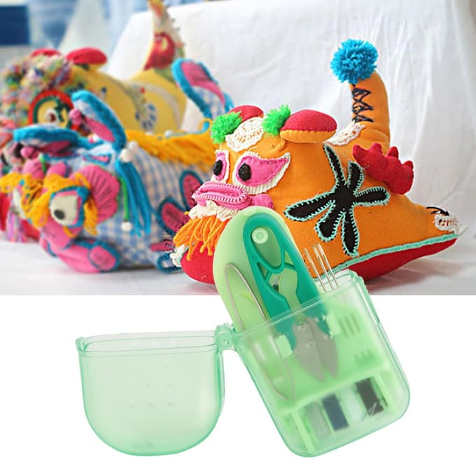 Prachtige en Draagbare Mini Macaron Kleur Plastic Naaigereedschapskist Naald Schaar(Groen) groen