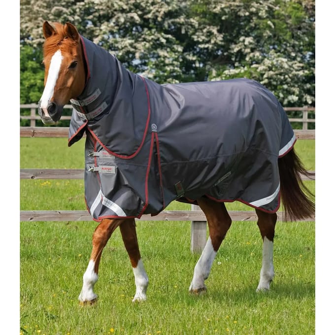 Waterdichte paardendeken met halsbedekking Premier Equine Buster 150 g