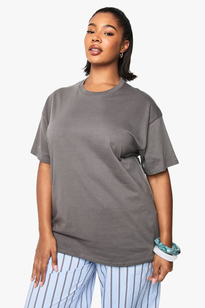 boohoo Dames Plus Sweet Cherry Oversized T-Shirt | Houtskool | Maat: 46