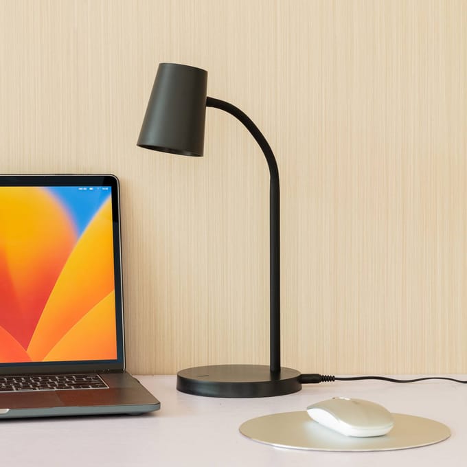 Lindby LED tafellamp Ailina, hoogte 36 cm, zwart, dimbaar