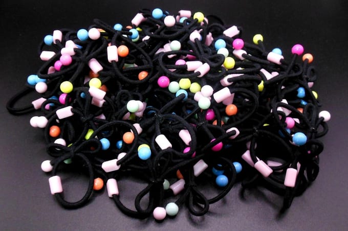 Elastiek strik-vorm mini bolletjes+rechthoek diverse kleuren set van 10 stuks.