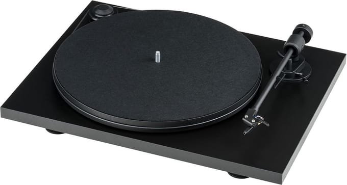 Plug & Play Draaitafel met Ortofon Elementen en Schakelbare Phono/Line Uitgang