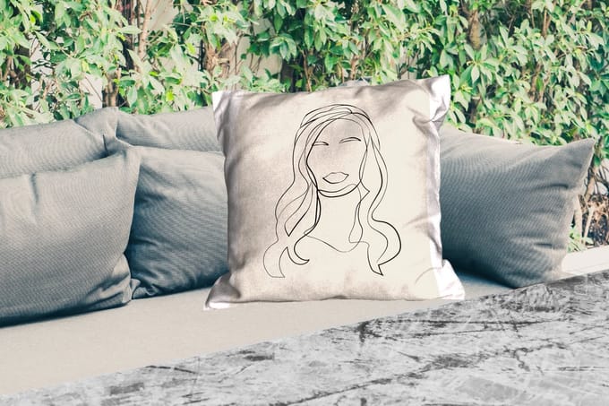 Sierkussen Buiten - Vrouwen - Quotes - Line art - Tekst - 60x60 cm - Weerbestendig