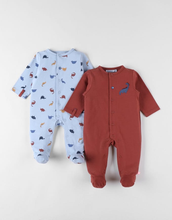 Noukie's - 2 Pack - 1-delige pyjama's - Jersey - baksteenrood/lichtblauw - dino - 3 maand 62