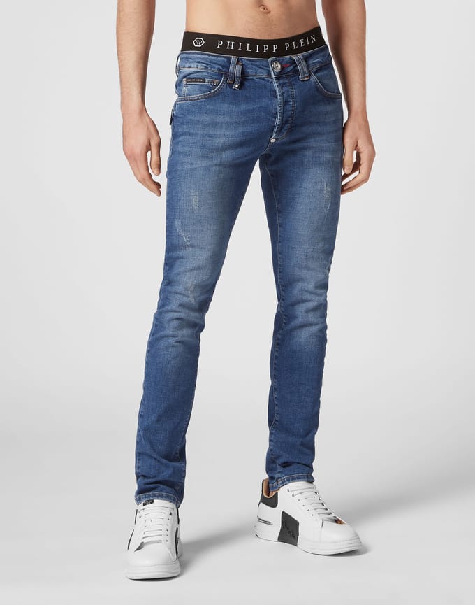Jeans Recht Model