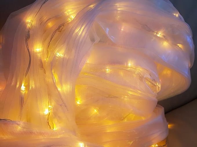 Isis wings vleugels doorzichtig licht led goud