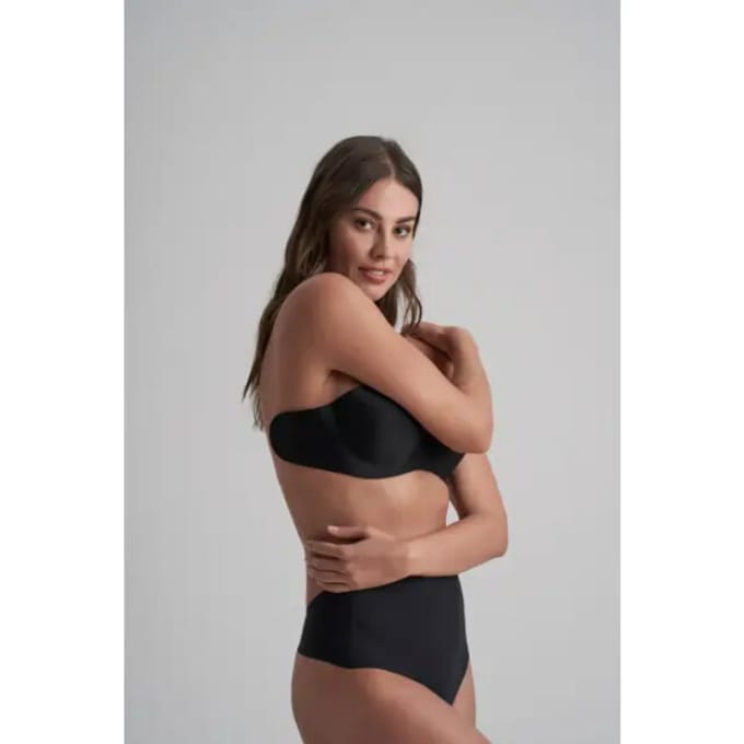 Bye BH met lage rug en middelhoge taille, string, zwart, maat M