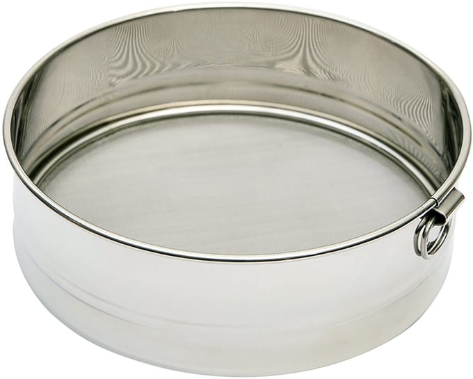 BrandNewCake Meelzeef RVS Ø18cm