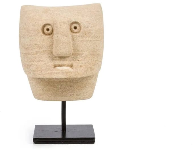 Safaary - The Sumba Stone #23 on Stand