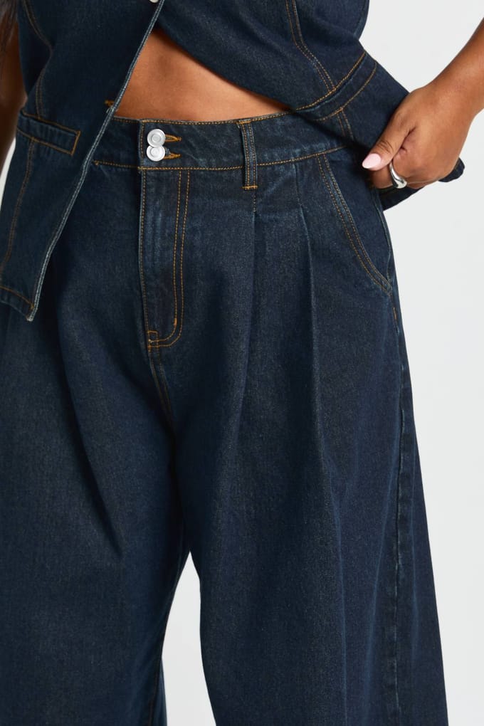 boohoo Dames Plus Hoge Taille Dubbel Geplooide Wijde Pijp Jeans | Indigo | Maat: 44