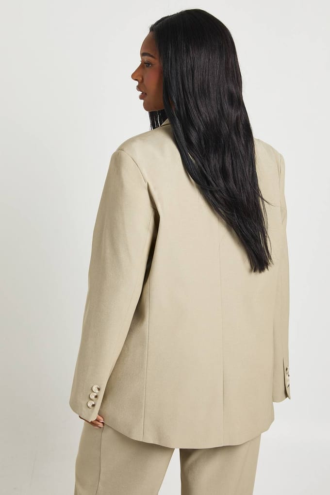 boohoo Dames Plus Oversized Hoornknoop Blazer | Verstandig | Maat: 50