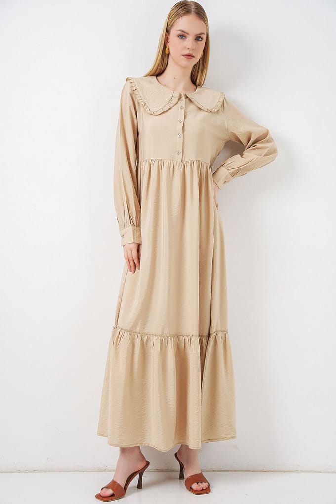 Maxi-jurk met babykraag en knoopsluiting