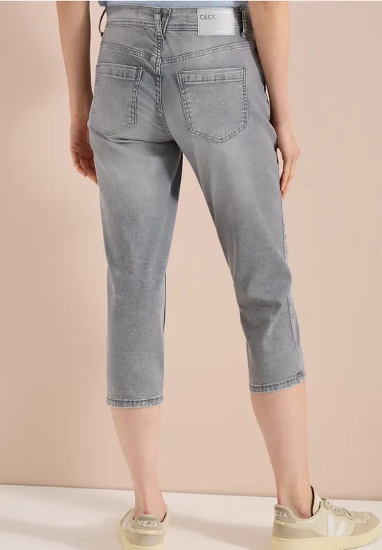 3/4 Slim Leg jeans in casual fit