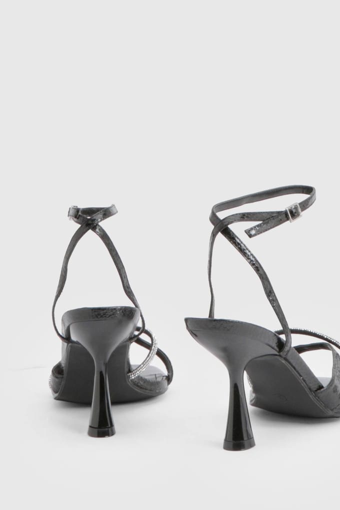 boohoo Dames Ruime pasvorm Diamante Cross Over bandjeshakken | Black | Maat: 3