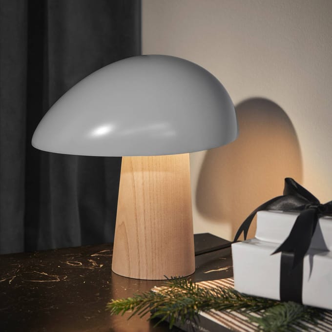Fritz Hansen Night Owl Tafellamp, Gerookt Wit met Voet van Essenhout.