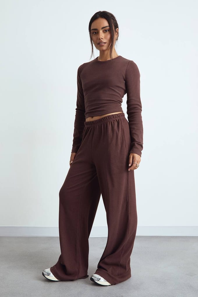 boohoo Dames Basic ribgebreide broek met wijde pijpen | Chocoladebruin | Maat: 34