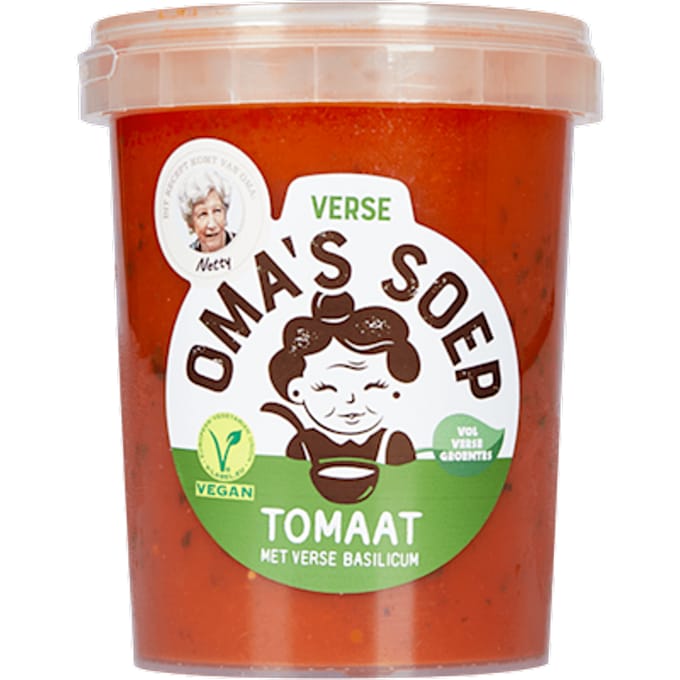 Tomatensoep met verse basilicum
