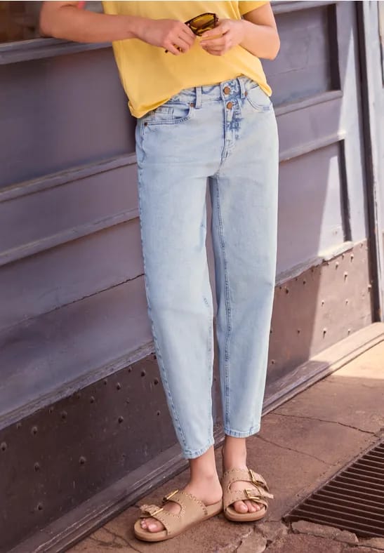 High Waist Barrel Leg jeans in Loose Fit