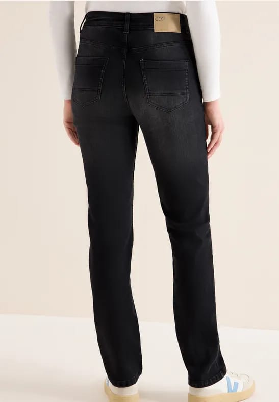 Straight Legs jeans